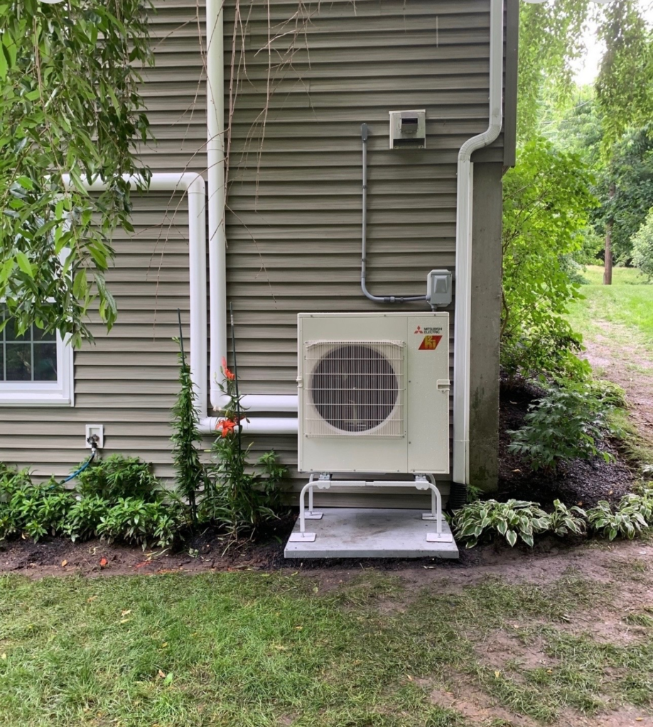 Mini Split cooling air conditioning unit Deschutes Climate Central Oregon HVAC
